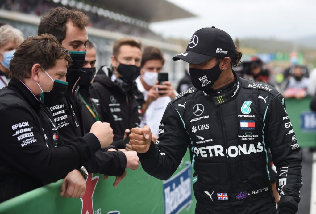 Lewis Hamilton, favorit să câștige o nouă cursă