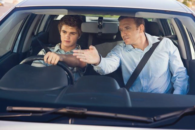 Cum poți să devii instructor auto? Cum te poți autoriza și atesta!