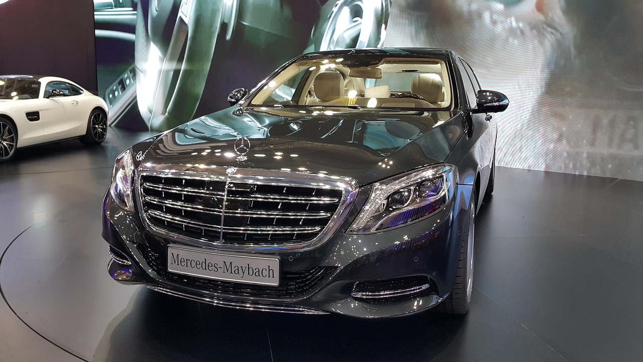 cat costa un maybach