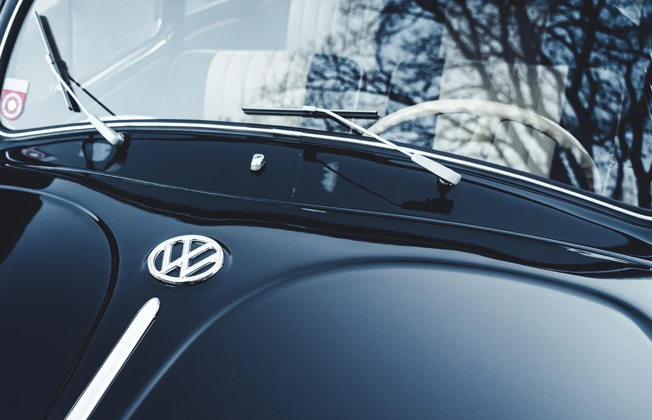 unde se afla tabloul de sigurante la volkswagen touran